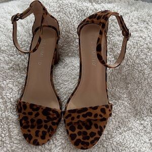 The Limited Quinta sandals. Heels Ankel straps animal print Cheetah 7.5 Like new
